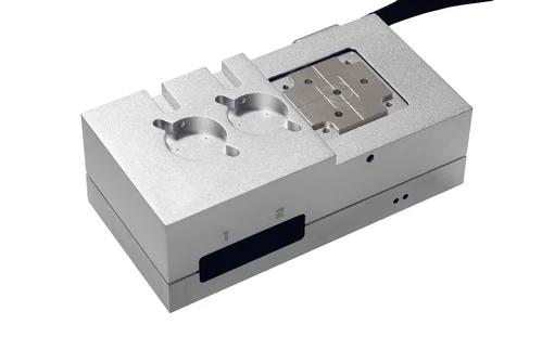 在高真空条件下，可进行低至 -150 °C 的低温纳米压痕测试的低温测试模块。